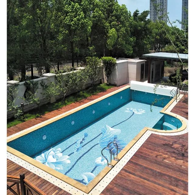 Indoor therapeutic pool with hydromassage stations